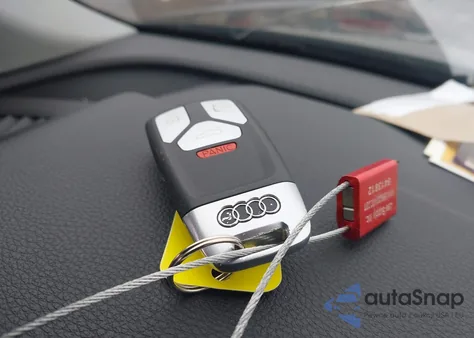 2018 Audi Q5 2.0T Premium/2.0T Tech Premium z USA, uszkodzony, nr VIN WA1BNAFY1J2203847